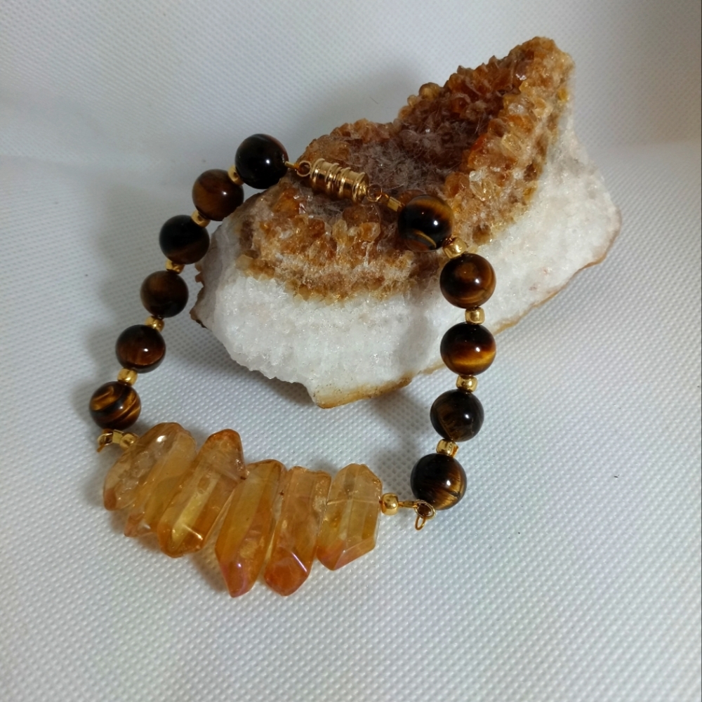 Amber luster stone nugget & tigers eye quartz bracelet.